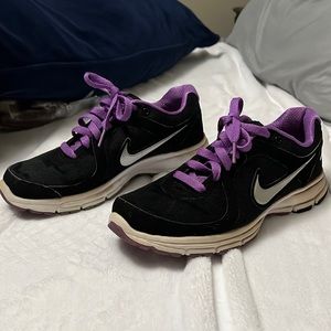 Nike Air Relentless Tennis Shoes